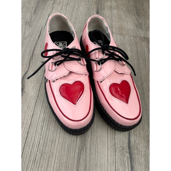 NWOT TUK pink heart creeper shoes size W 11/ M 9 - Picture 1 of 7